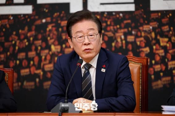 이재명 대표, 윤 대통령 강력 비판 "이제 그만 내려놓길"
