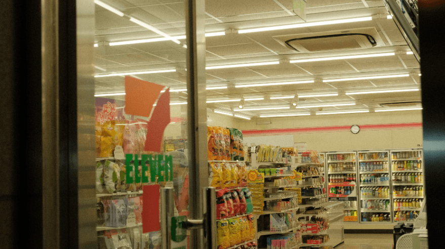 세븐일레븐 "9월부터 매장 내 음주 허용"