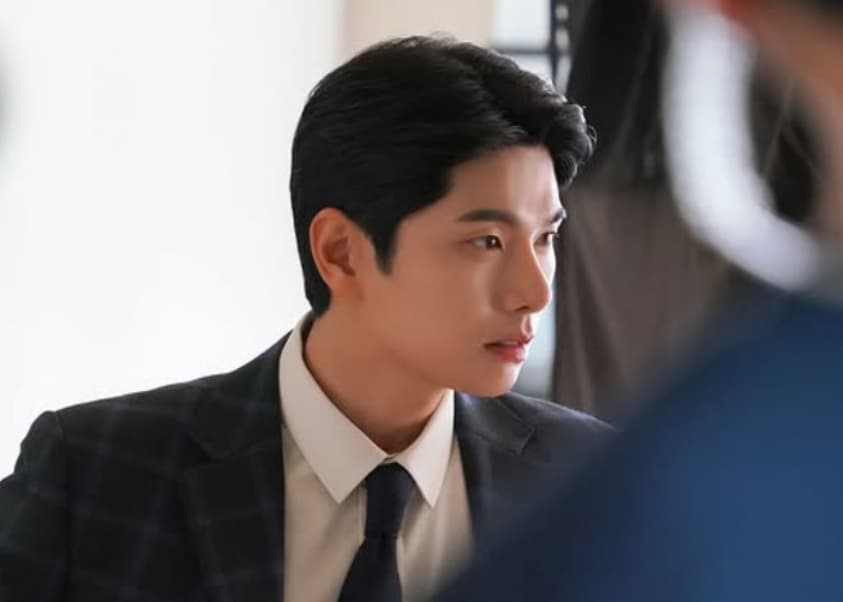 이이경, 배우 활동 잠정 중단… “재정비 시간 갖는다”