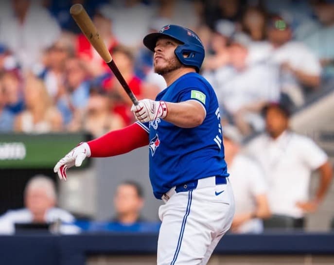 "게레로의 홈런포, 토론토를 흔들다" 포스트시즌 첫 경기 완승